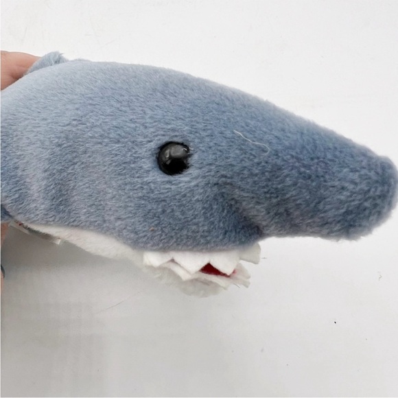 Ty Beanie Baby Crunch The Shark PVC pellets. - Picture 7 of 16